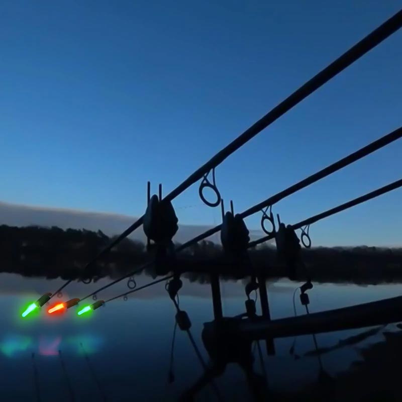 Canna da pesca con luce a LED e campanello buzzer