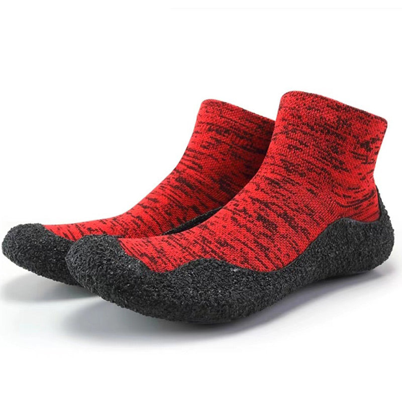 Scarpe a calza a piedi nudi per uomo e donna