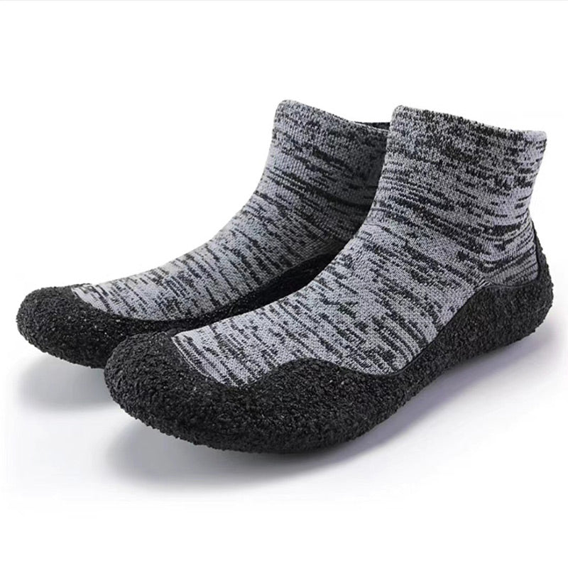 Scarpe a calza a piedi nudi per uomo e donna