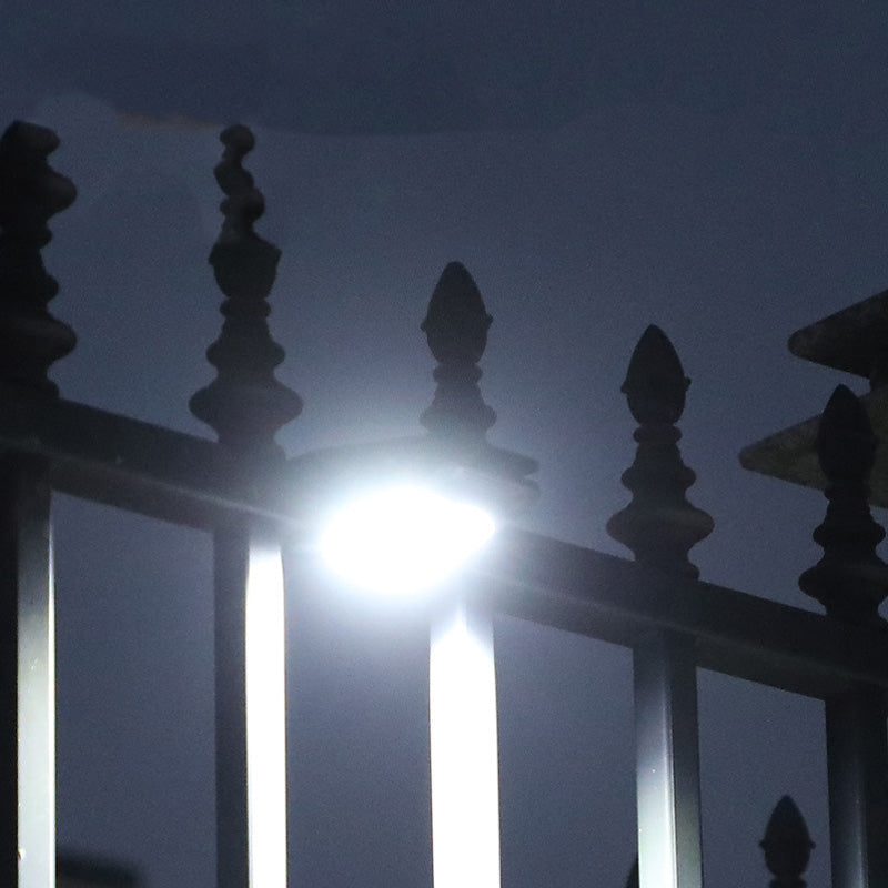 Lampada solare da esterno con sensore di moviment