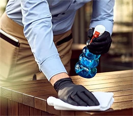 Guanti monouso in nitrile antiscivolo e antigraffio