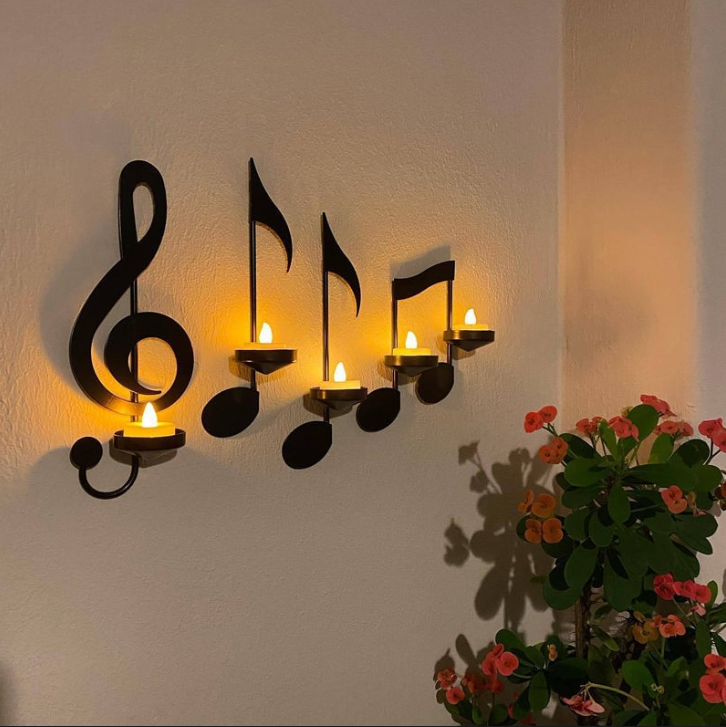 Candelabro con Note Musicali