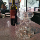 Distributore di vino con sei bicchieri